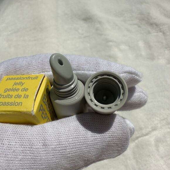 Rhode Peptide Lip Treatment Passionfruit Jelly New Authentic Passion Fruit NIB - Picture 8 of 10